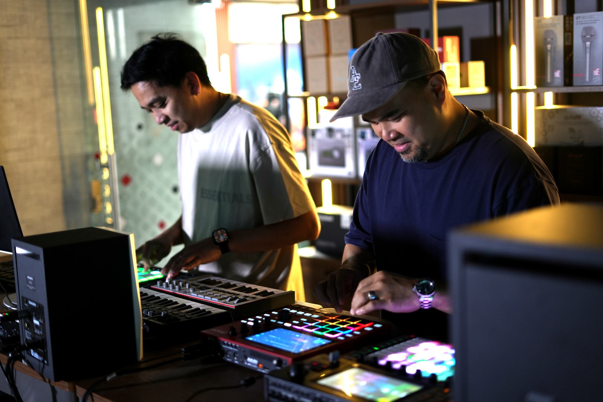 An AKAI controller, Universal Audio interface and monitoring at MCX
